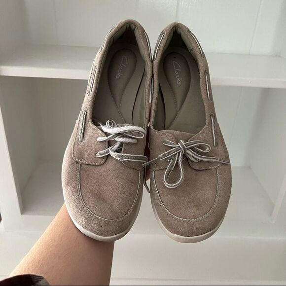 Clarks Tan White Round Toe Slip On Leather Driving Moccasins - Picture 4 of 9